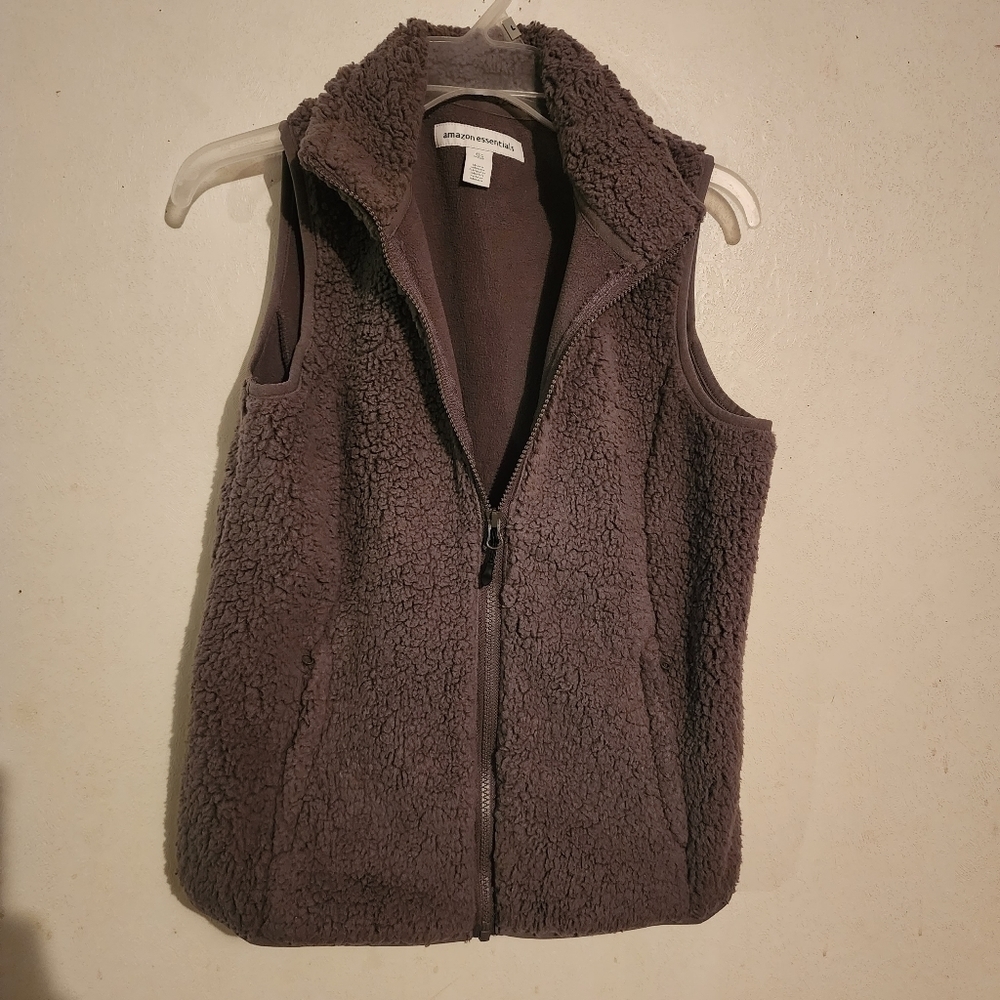Amazon Essentials Gray Full Zip Fuzzy Vest Size S